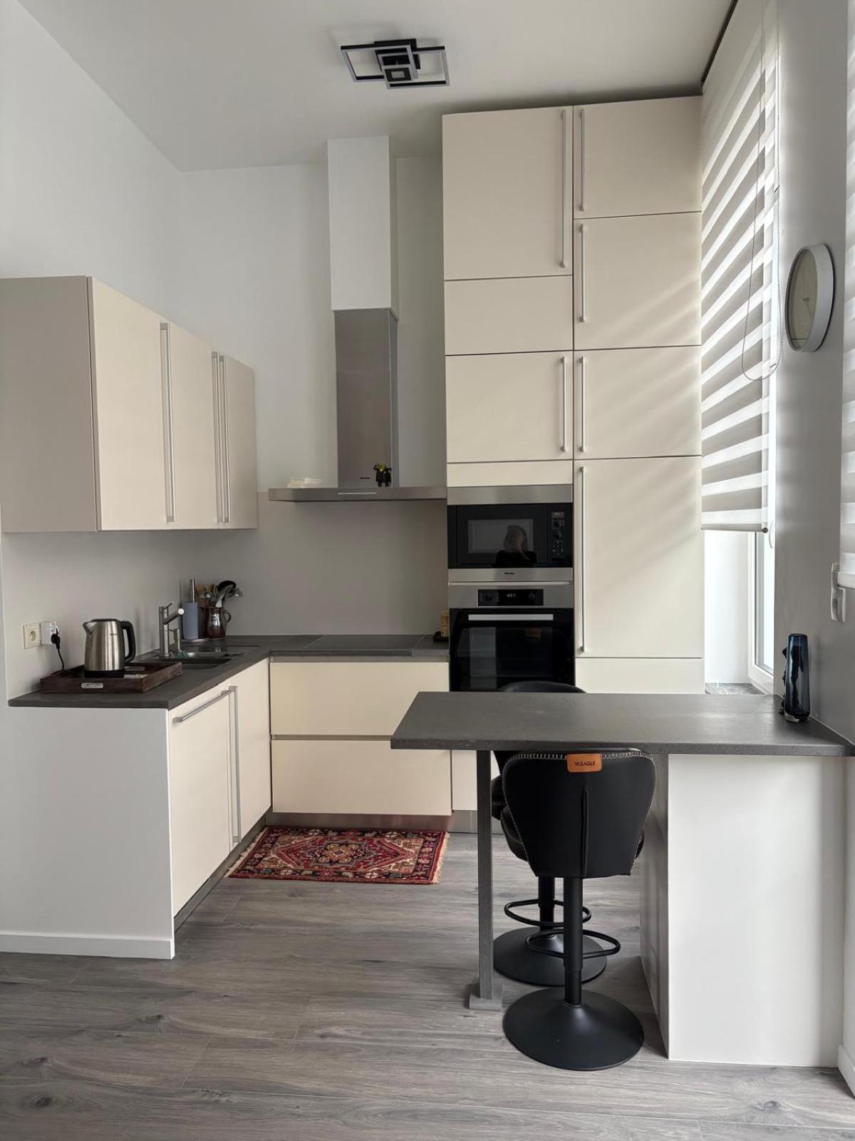 Modern Comfort 1 Bedroom And Sofa Bed Appartement *